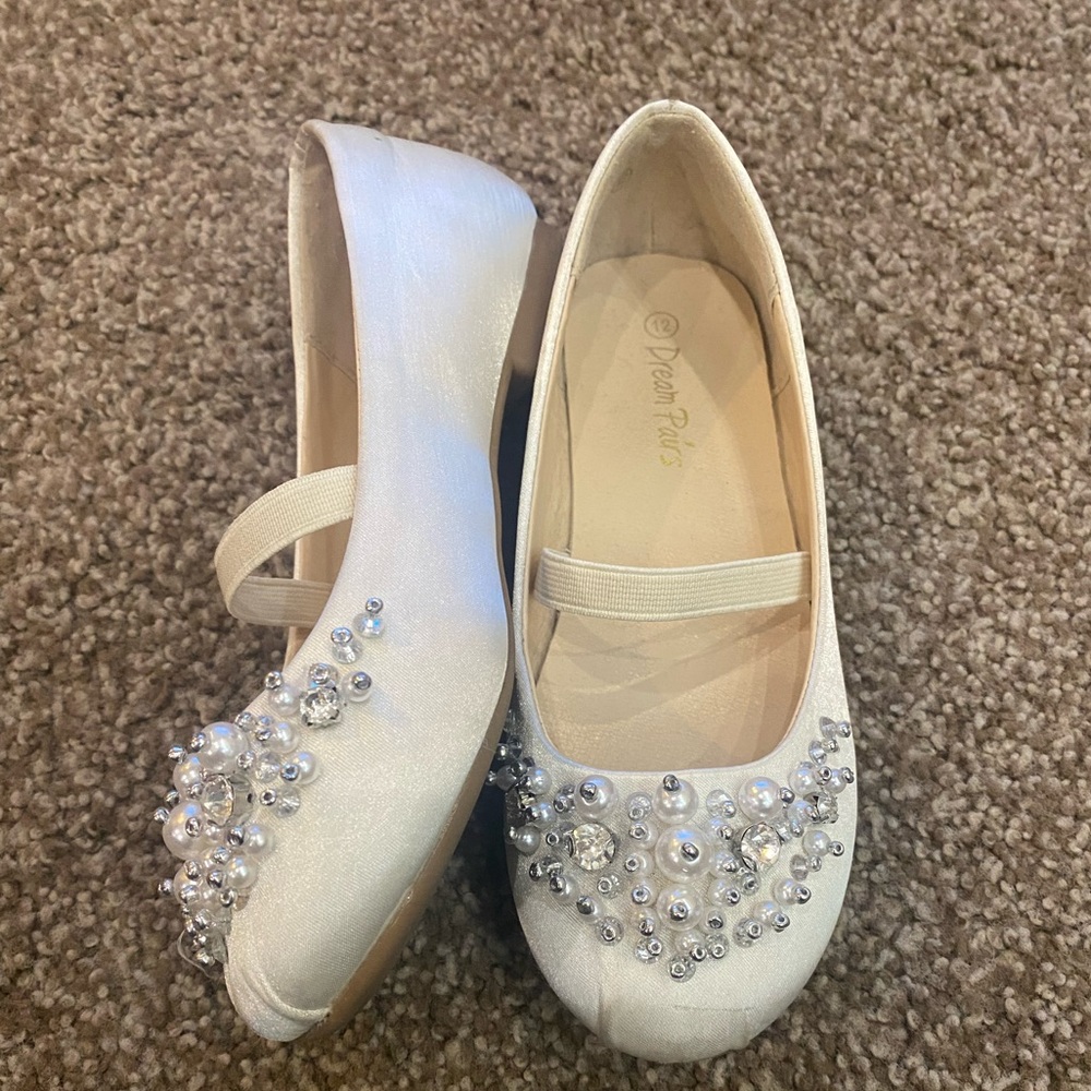 Dream Pairs Girls' Ivory Jeweled Dress Flats - Picture 2 of 5